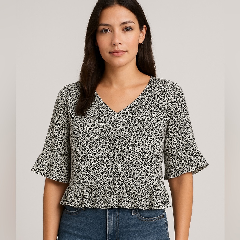 Cynthia Rowley Black & White Floral Ruffle Hem Blouse Size L